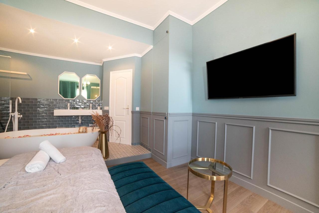 The Parisian Blue Eiffel Tower Apartment Luaran gambar